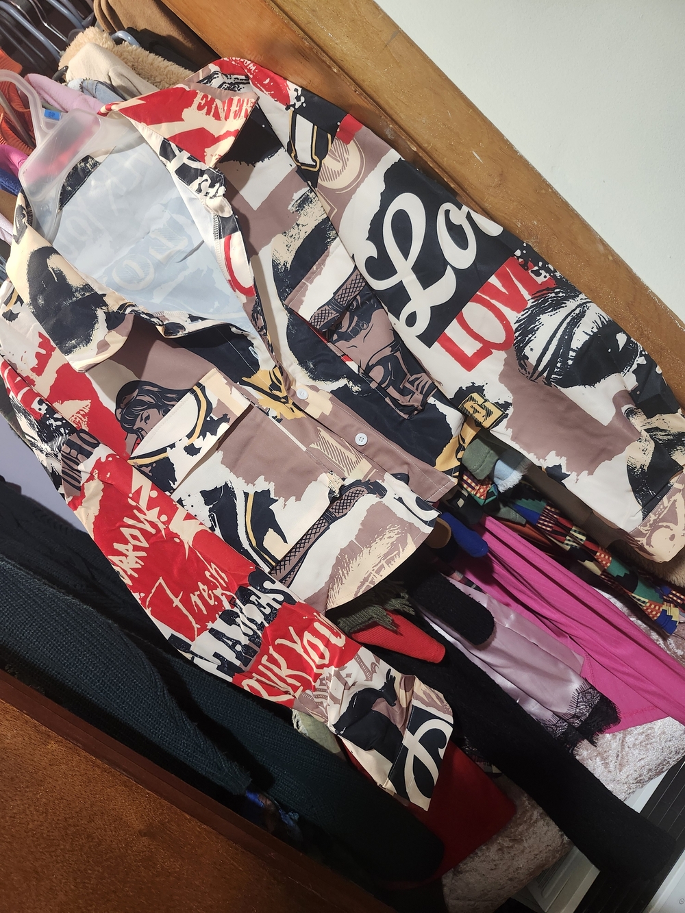 SHEIN Graphic Red, Black & Cream